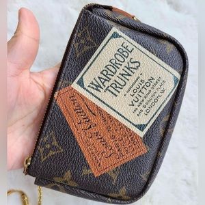 Louis Vuitton Trunks pochette cles key holder